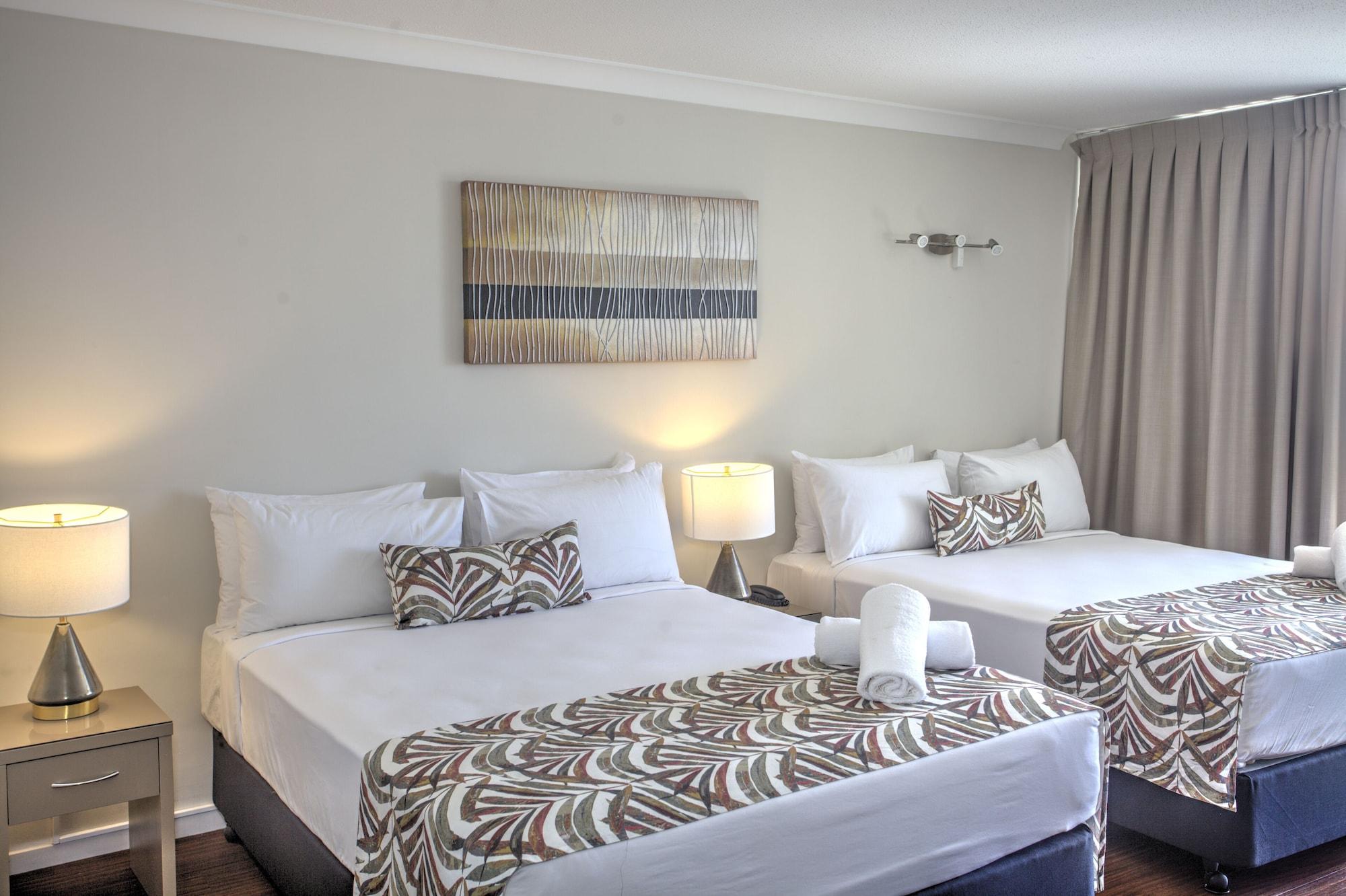 Plaza Hotel 4*