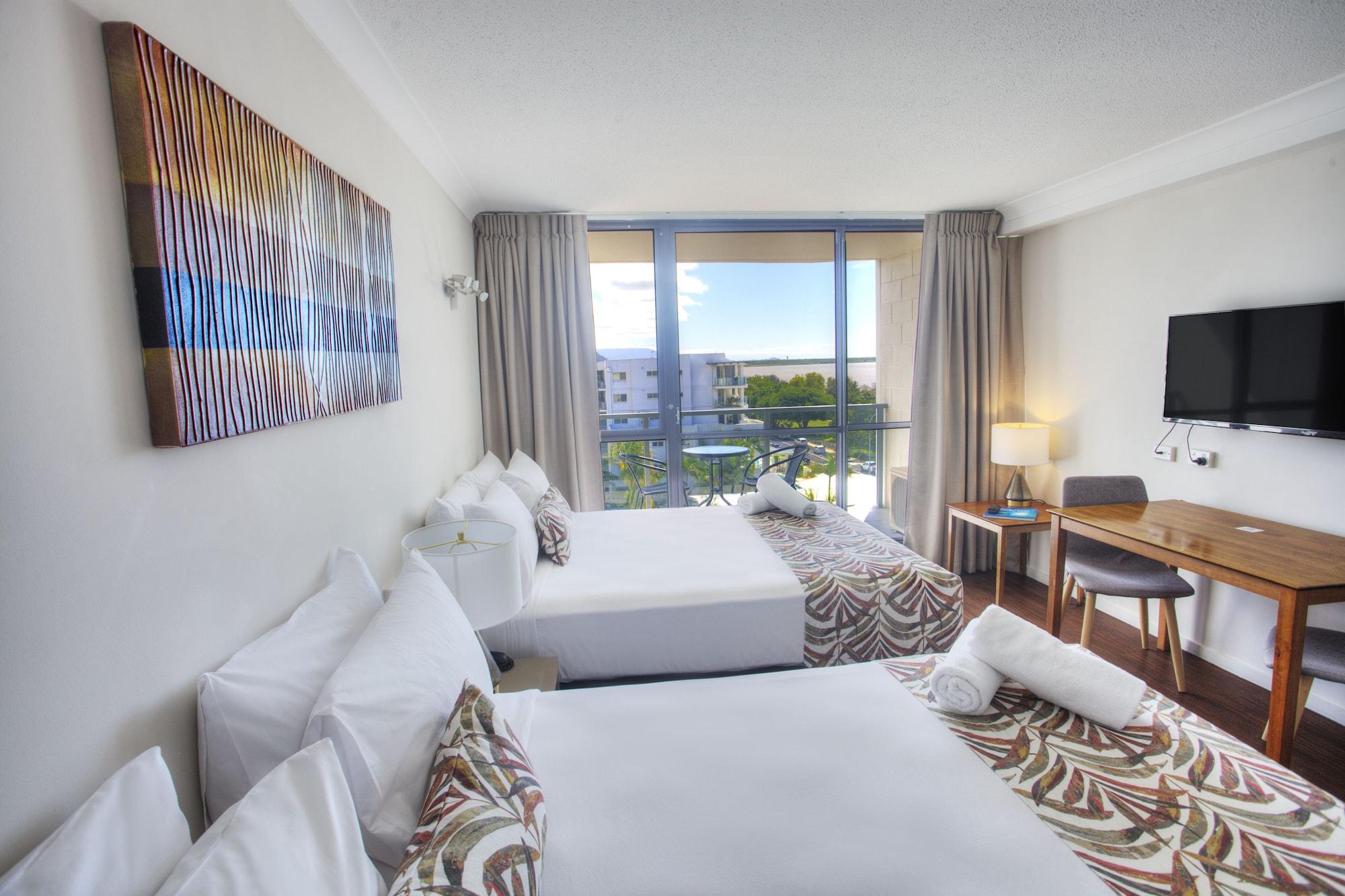 Plaza 4* Cairns