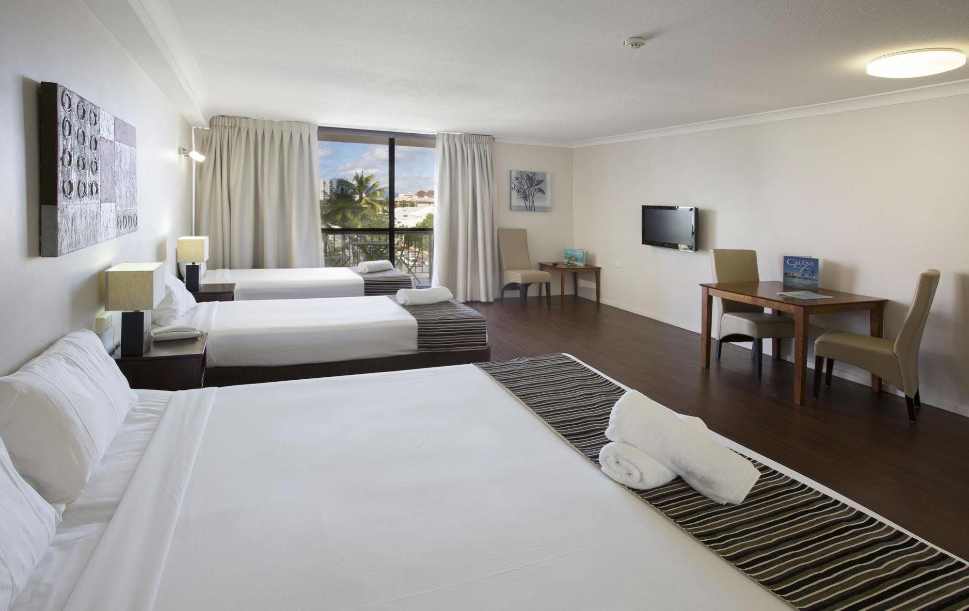 Plaza Hotel 4*